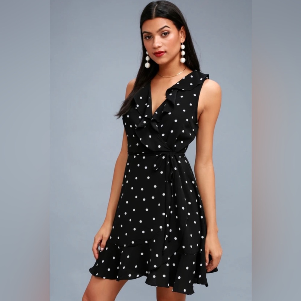 Lulus Black Polka Dots Wrap Dress ruffled neckline, sleeveless Romantic Sz M